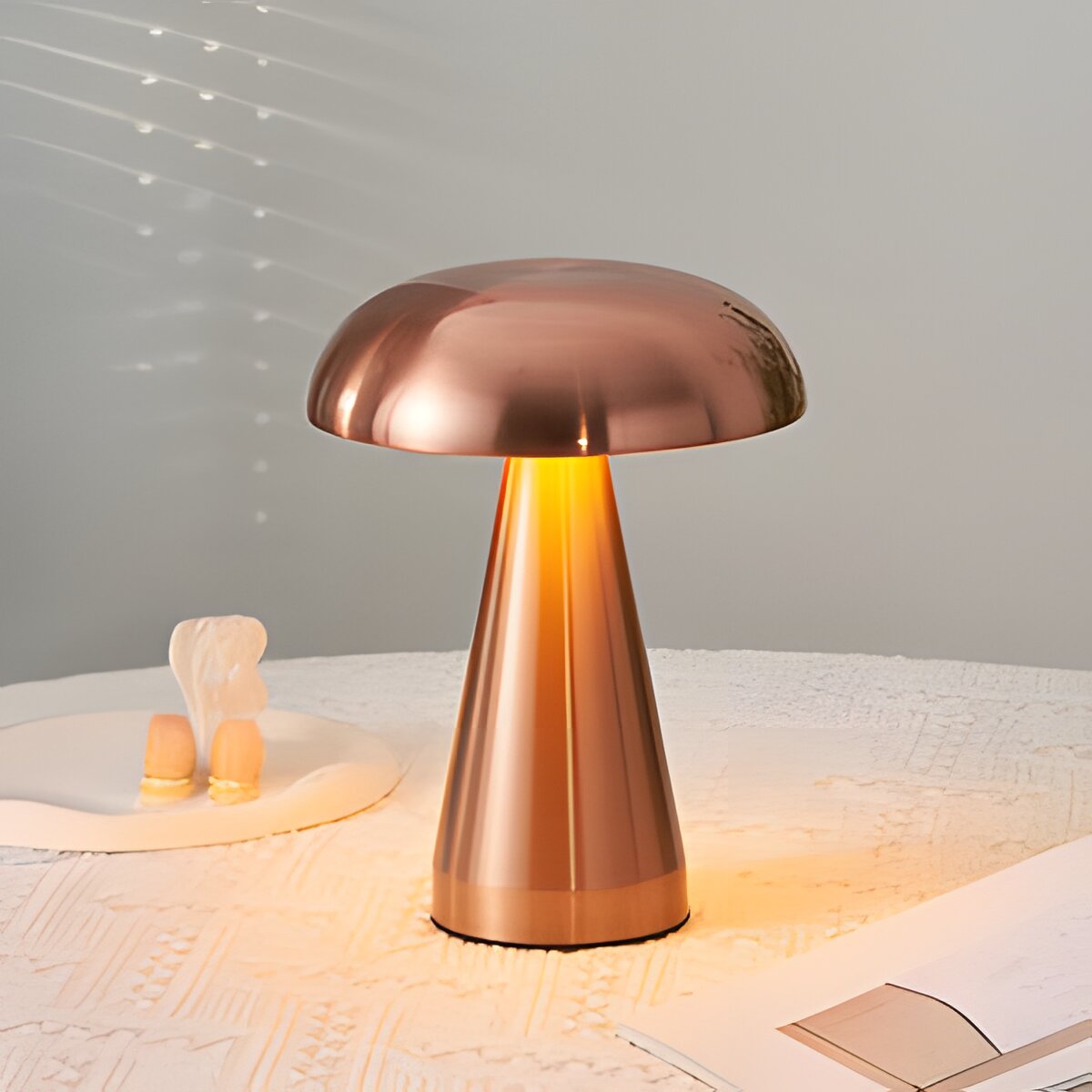 Halo mushroom lamp